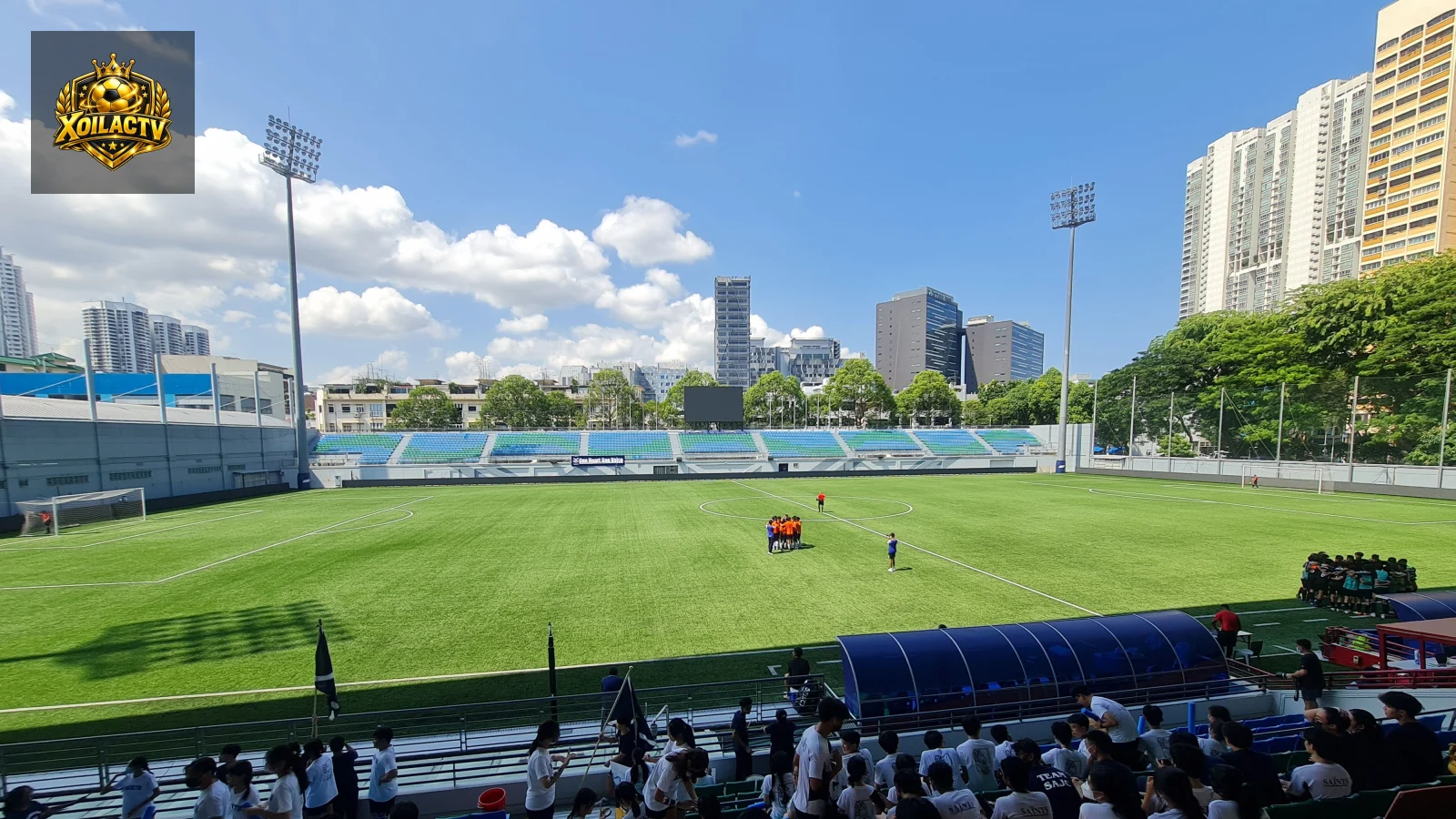 Jalan Besar Stadium trong một trận bóng đá tại Singapore